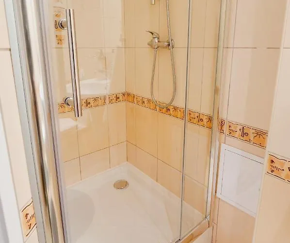 Nasze Kamienice Muzyczny Z Antresola * ז'שוב